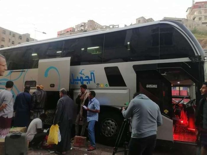 تدشين إعادة خدمات النقل الدولي من مدينة تعز