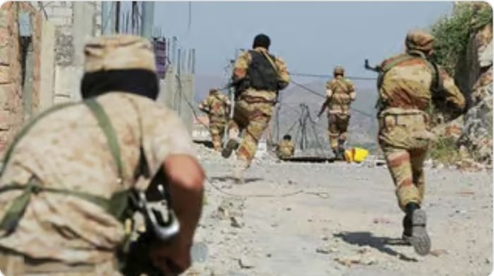 قيادات حوثية تلقي مصرعها في مواجهات مع المشتركة بجبهة مقبنة