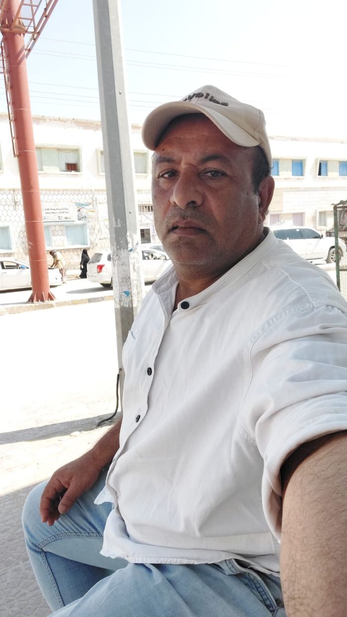 لسوء ظروفه المعيشية .. مصور إعلامي يحاول الانتحار في تعز