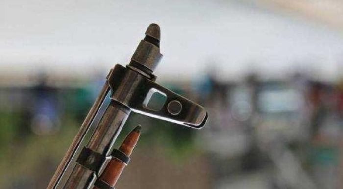 زوج يقتل والد طليقته وشقيقها وينهي حياته بطلقة قاتلة في صعده