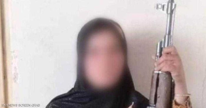 حاولت عصابة اقتحام منزلها فأمطرتهم بالرصاص