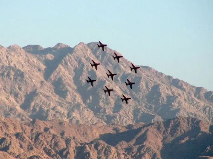  مقاتلات مجهولة ترصد اهداف حوثية فوق صنعاء