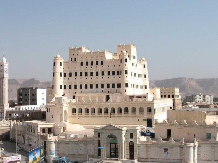 الكشف عن جريمة قتل غامضة بالقرب من مطار سيئون