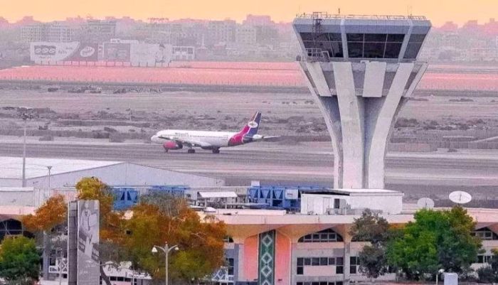 تحقيقات جارية في مطار عدن لتهريب شحنة دوائية قادمة من بومباي