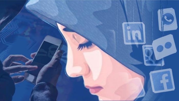 شاب يتعرض للابتزاز الإلكتروني من فتاه في عدن