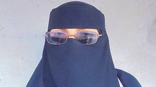 امرأة تشكو اقتحام أفراد الأمن مساكن اخوانها الشهداء دون ذنب