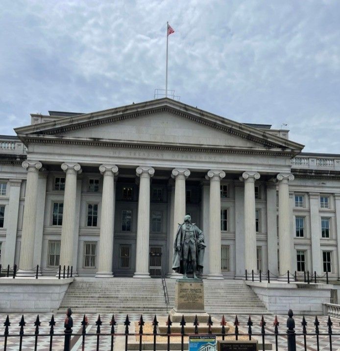 استهدفت 16 شخصا وكيانا مصرفيا خلال شهر..  واشنطن تلاحق أموال ايران المتدفقة للحوثيين بعقوبات جديدة