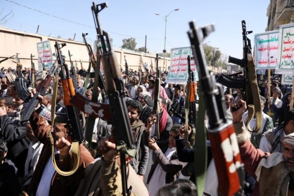 قيادي حوثي يُعيّن نجله في منصبين رفيعين