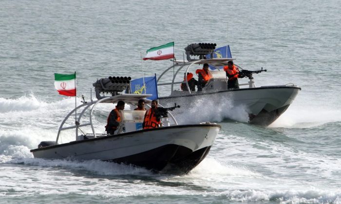 عصابة الحوثي الارهابية تثبت تورط إيران في هجمات البحر الأحمر