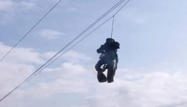 عصابة الحوثي تمنع الرحلات عن مدارس الحديدة وتستقطب الطلاب إلى معسكرات الموت