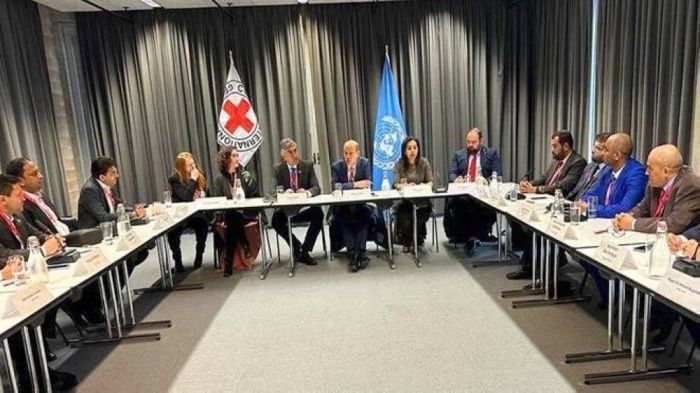 فيما اعتبر مؤشرًا رسميًا لفشل خارطة السعودية للسلام .. الفريق الحكومي يعلن تأجيل مفاوضات الأسرى إلى موعد غير معلوم