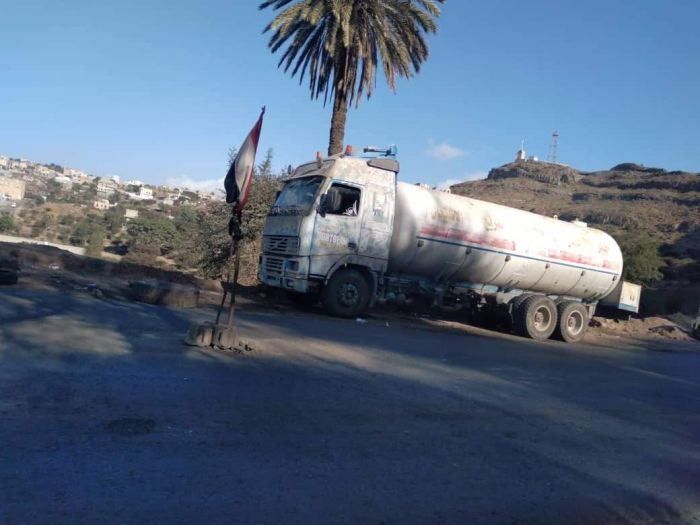 احتجاز حصة تعز من الغاز المنزلي بنقاط التربة الأمنية