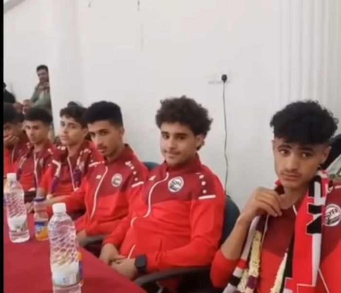 صنعاء .. عصابة الحوثي تستقبل منتخب الناشئين بمحاضرة طائفية