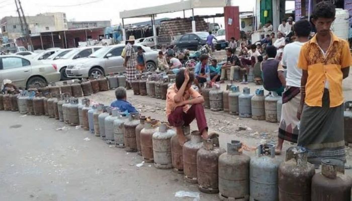 تصاعد الاحتجاجات القبلية يعكس فشل حكومة معين عبد الملك ونهبها عائدات النفط والغاز