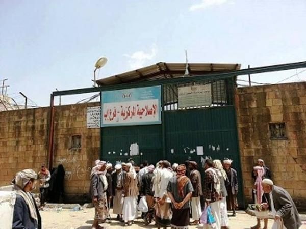 مليشيا الحوثي تدفع نزيلتين في السجن المركزي بإب للانتحار