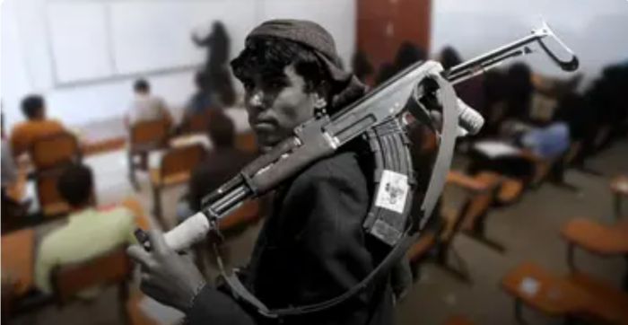 مسلح حوثي مليشاوي يُقتل على أيدي المليشيا الحوثية