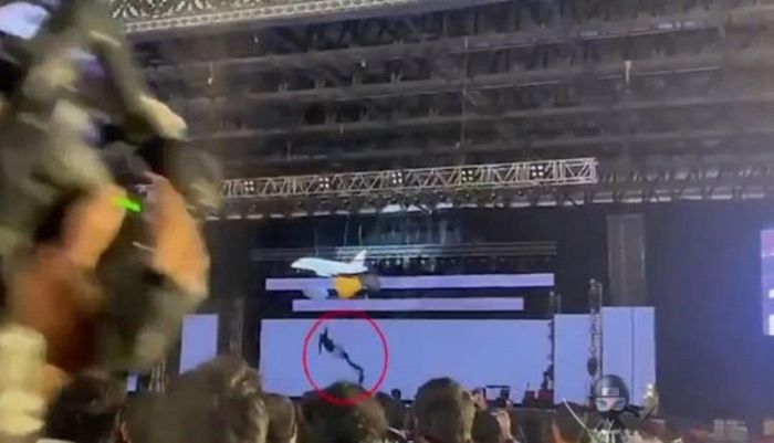 رئيس شركة يسقط من ارتفاع 15 قدمًا ويلقى حتفه