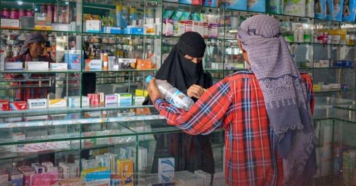 تحت مسمى الصيدلية الوطنية ..  عصابة الحوثي تسعى لاحتكار سوق الدواء في مناطق سيطرتها