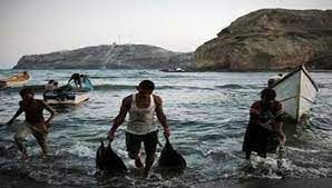 العثور على جثث صيادين يمنيين بعد أسابيع من أختفائهم بالخوخة