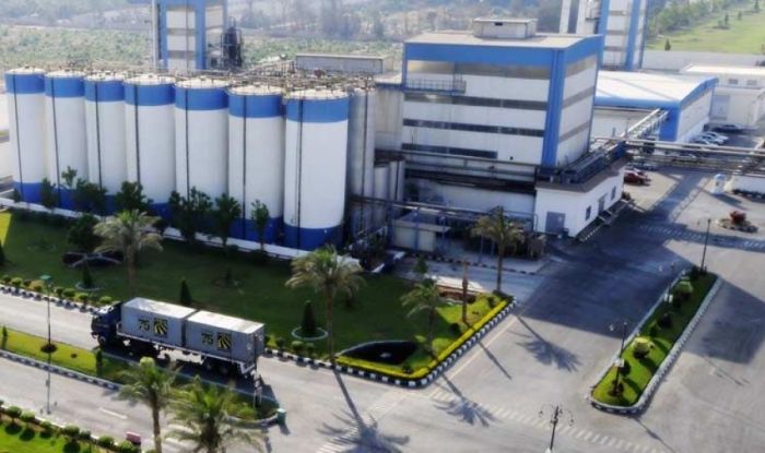 مصانع بيت هائل سعيد تستغني عن عمال بمصانعها والحوثي يواصل الابتزاز