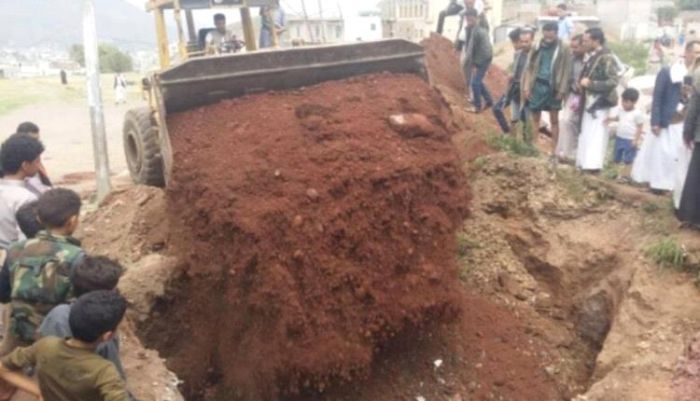 مليشيا الحوثي .. لم يسلم منها الأحياء ولا الأموات .. المقابر في خطر