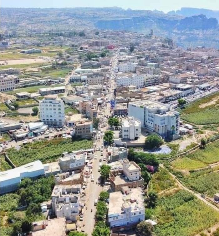 محلات البيع بالجملة تغلق أبوابها بالتربة