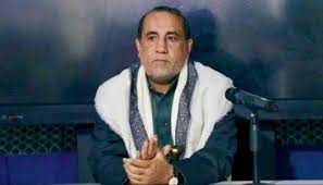 في سابقة من نوعها ..  قيادي حوثي يشغل 14 وظيفة ومنصب في مختلف مؤسسات الدولة