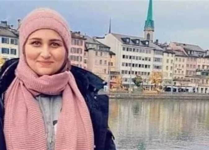 مأساة سيدة مصرية.. تزوجت من متطرف دينيًّا.. اختطف بناتها وهرب إلى سويسرا.. طالبت بإعادتهن فعُثر عليها مقتولة