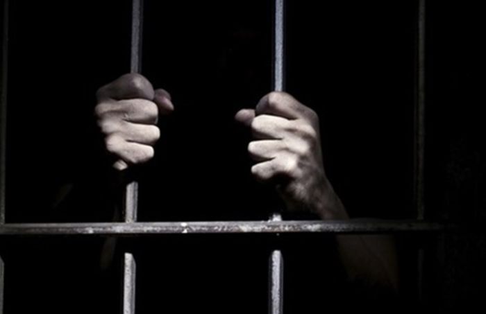 مصادر حقوقية: تدهور صحة مختطف جراء التعذيب في سجون عصابة الحوثي