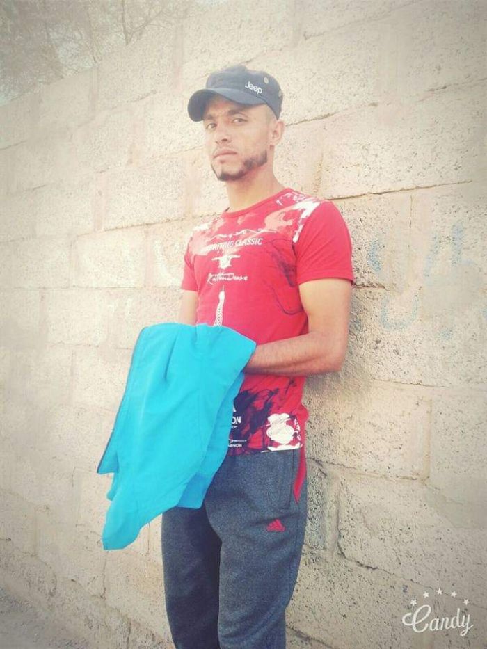 مدرب جمباز بصنعاء يمارس العنف ضد اطفال  اثناء التدريب 