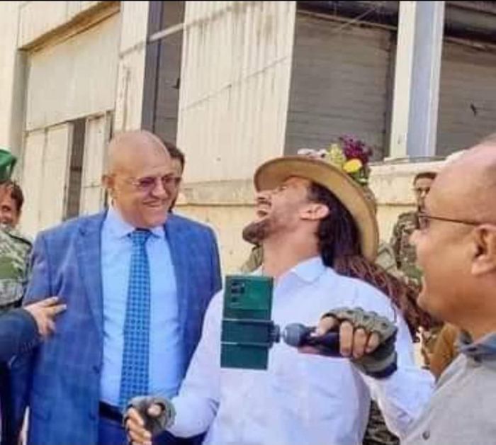 حملة  إخوان تعز "شتلصي" .. بجهود الجميع تحوّلت إلى تسوّل الديزل .. ومساعدات وتبرعات تذهب لكروش الفاسدين