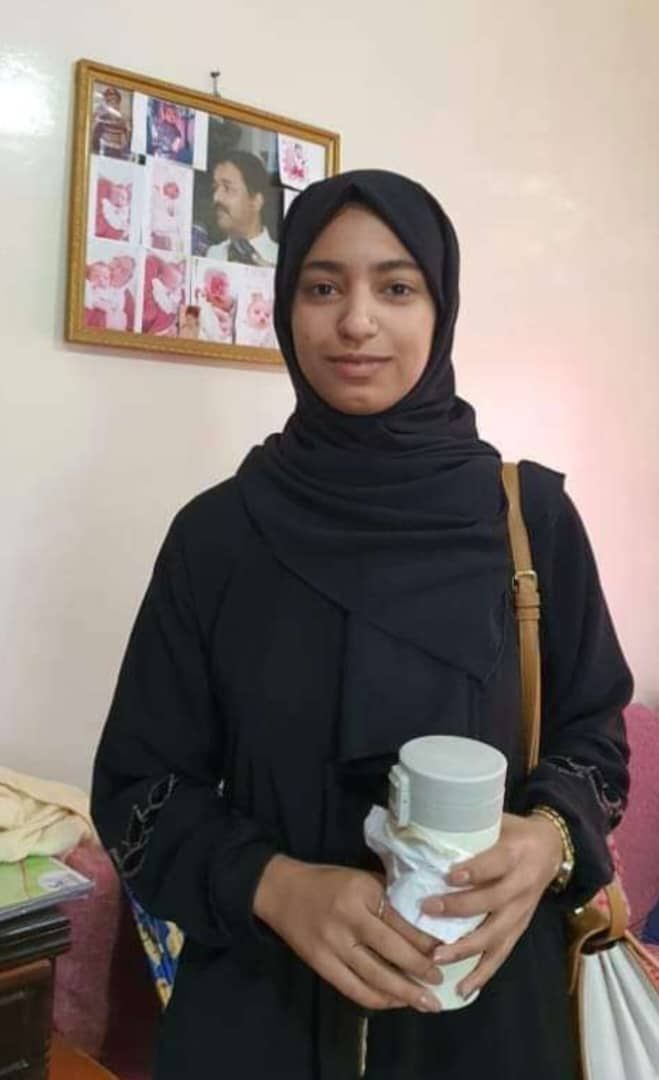 والد الطالبة القتيلة "رميلة" يودّع ابنته نهائيًا .. وناشطون يطالبون بأقصى العقوبات على المجرمين