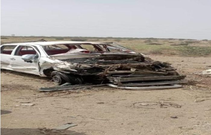 وفاة شخص وإصابة اثنين آخربن في حادث مروري بالحديدة