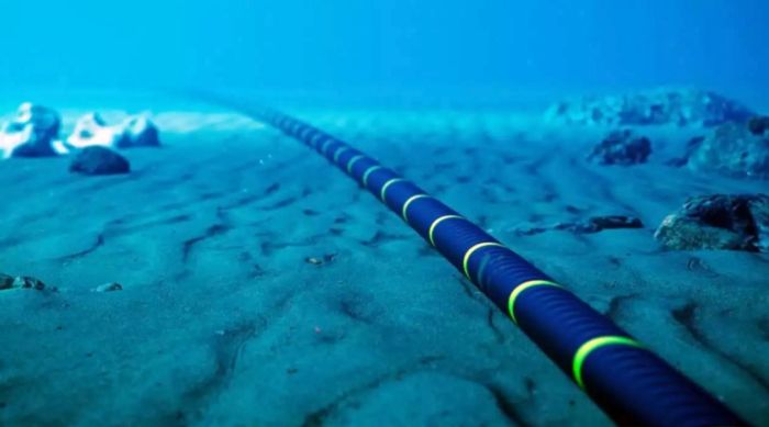 معطيات كابلات الانترنت في البحر الأحمر.. استهداف وأوراق ضغط تنذر بـ "حرب جديدة "