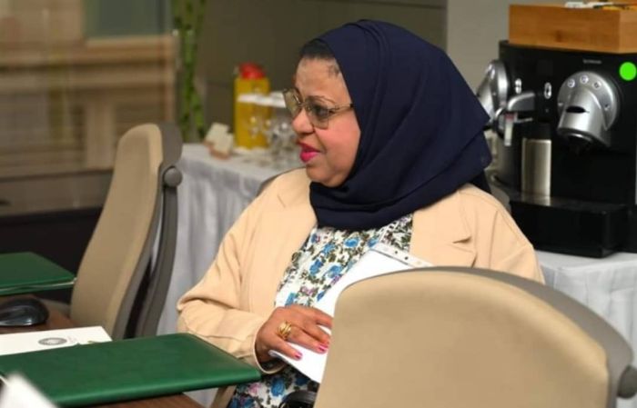 دكتورة جامعية تشكو سوء تعامل رئيس جامعة صنعاء وحواره غير المهذب