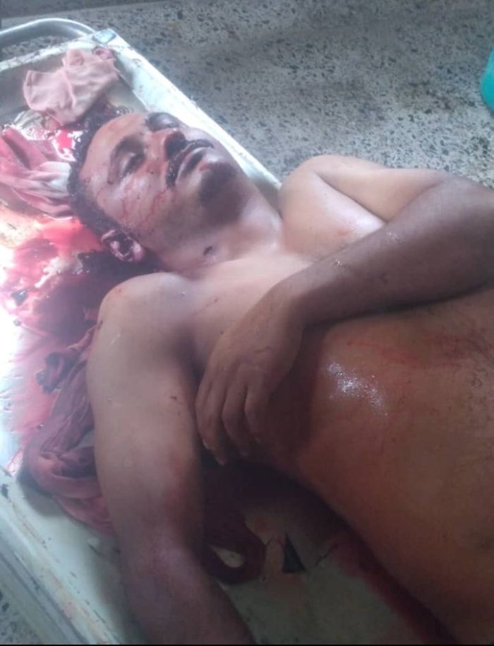 صنعاء ..  قيادي حوثي يعدم طباخًا بمديرية بني مطر