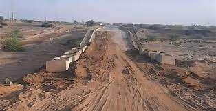 طالبوا بضغوط أممية ودولية بشأنها .. أبناء الحديدة يتهمون الحوثيين بعرقلة فتح طريق "حيس – الجراحي"