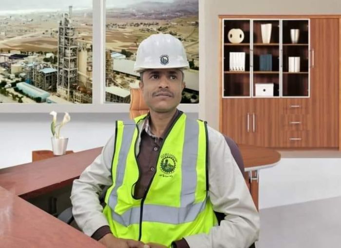 بسبب إهمال الحوثيين . وفاة مهندس في مصنع أسمنت عمران استنشق مواد كيماوية سامة