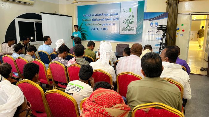المكلا.. بدء توزيع المساعدات الرمضانية المقدمة من مؤسسة الصالح