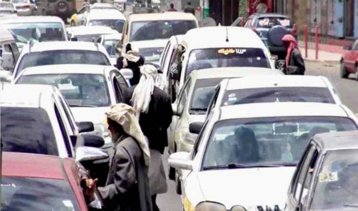 في صنعاء وبسبب حرب الحوثي ..  متسولون حتى مطلع الفجر