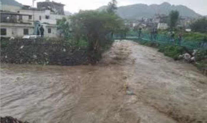 الفاو تحذر من أمطار غزيرة وفيضانات في اليمن