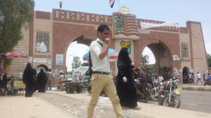 أبقت على قسم الدراسات الفارسية ..  مليشيا الحوثي توقف التسجيل في كلية الآداب بجامعة صنعاء