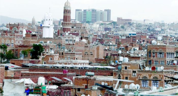 عزوف غير مسبوق عن المطاعم في صنعاء خلال العيد