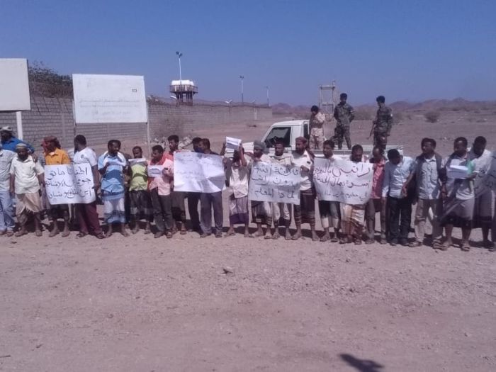 معلمو مدارس اللاجئين بلحج يثمنون استجابة المحافظ لمناشداتهم