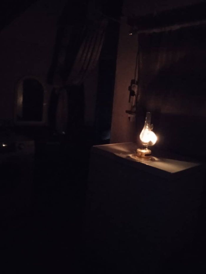 بين صراع الداخل وتواطؤ الخارج.. اليمن يعيش خلافات سرية تنعكس آثارها على حياة المواطنين المعيشية