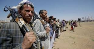 بدلًا عن الحديدة  ..  عصابة الحوثي تعيد تمركزها في تعز لاستهداف الملاحة الدولية في البحر الأحمر