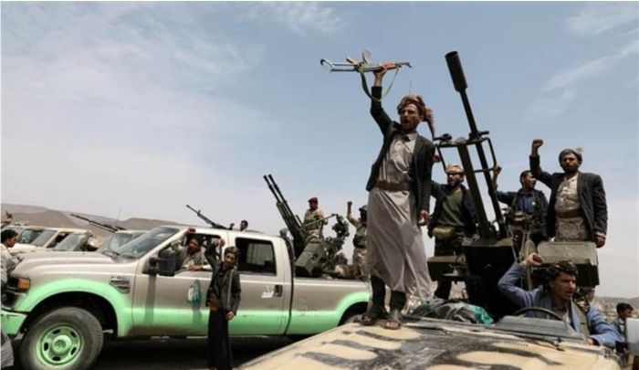 عصابة الحوثي تبتز المنظمات وتحرم النازحين من المساعدات