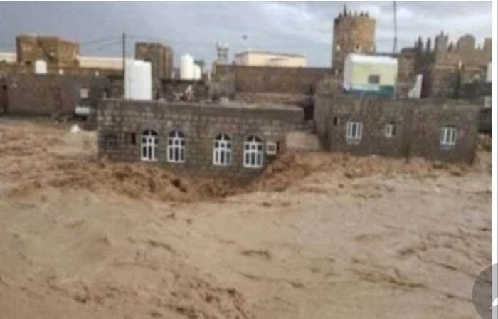 اليمنيون في مواجهة مباشرة مع السيول الجارفة  يستغيثون مع الحكومة في طلب المساعدات !!