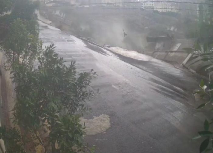 إنهيار سور جامعة صنعاء