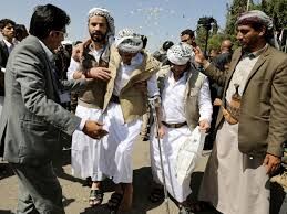 الوفد الحكومي يكذب ادعاءات عصابة الحوثي بخصوص ملف الأسرى والمختطفين